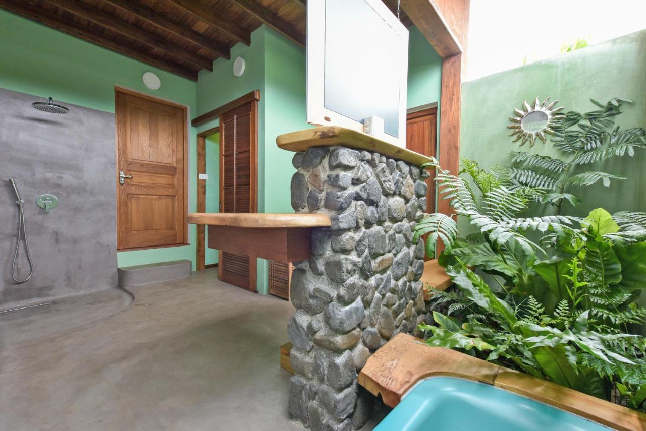 Omati Lodge Taravao المظهر الخارجي الصورة